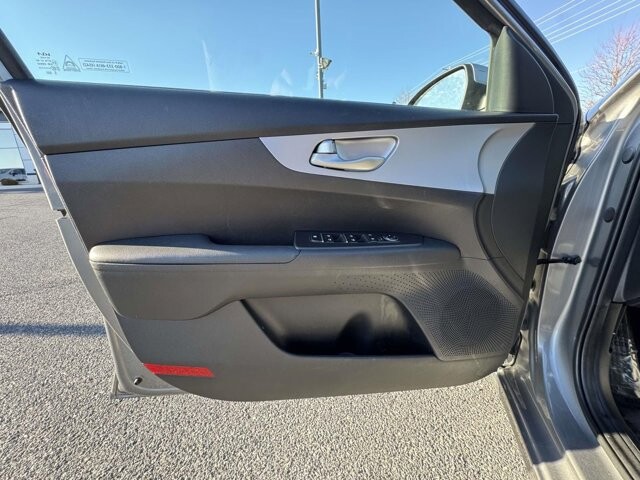 2024 Kia Forte in Winchester, VA 22602 - 18104194 15