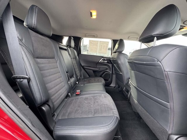 2024 Mitsubishi Outlander in Winchester, VA 22602 - 18104207 11