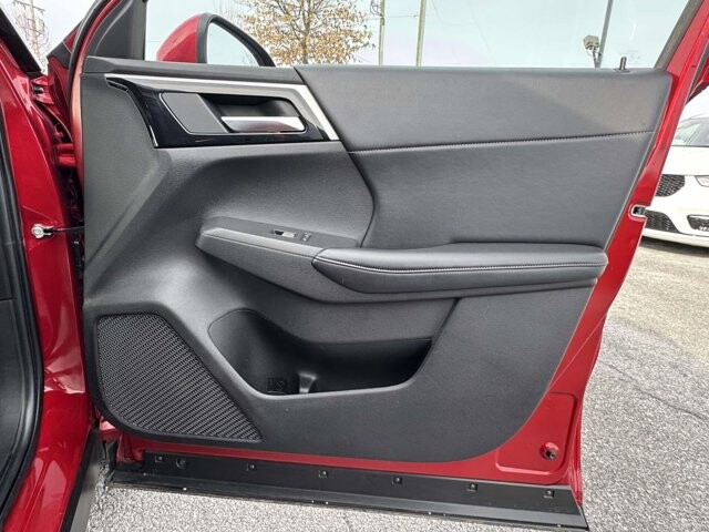 2024 Mitsubishi Outlander in Winchester, VA 22602 - 18104207 8