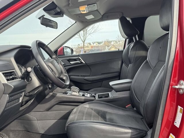 2024 Mitsubishi Outlander in Winchester, VA 22602 - 18104207 14