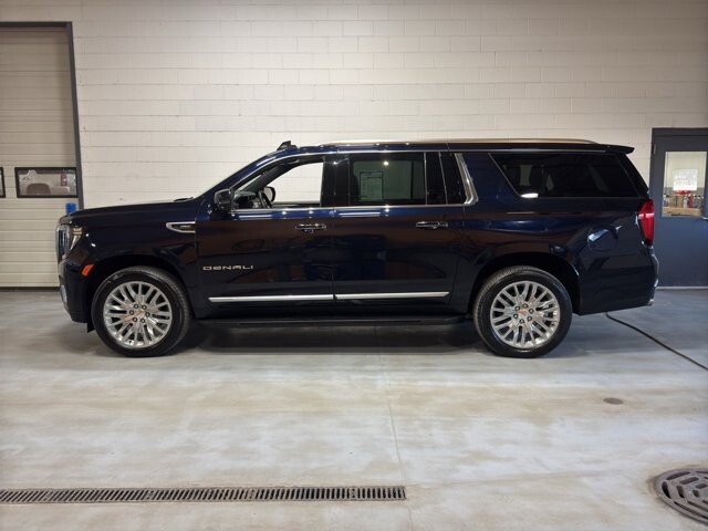 2024 GMC Yukon XL in Burlington, WI 53105 - 18104215 4