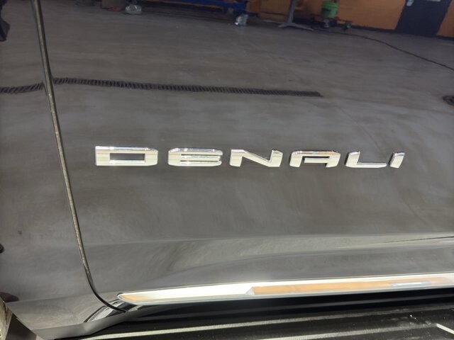 2024 GMC Yukon XL in Burlington, WI 53105 - 18104215 13