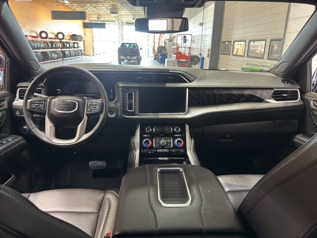 2024 GMC Yukon XL in Burlington, WI 53105 - 18104215 18