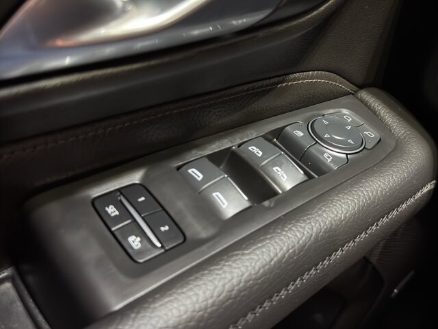 2024 GMC Yukon XL in Burlington, WI 53105 - 18104215 37