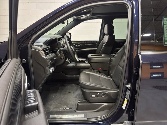 2024 GMC Yukon XL in Burlington, WI 53105 - 18104215 19