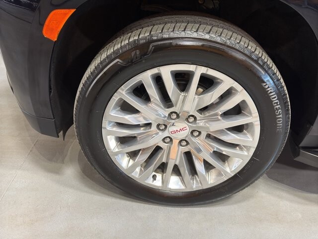 2024 GMC Yukon XL in Burlington, WI 53105 - 18104215 12