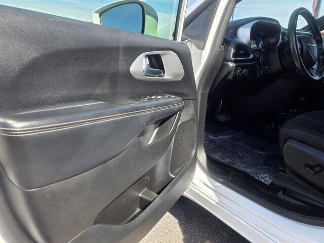 2019 Chrysler Pacifica in Mesa, AZ 85212 - 18104217 12