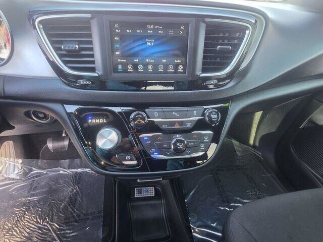 2019 Chrysler Pacifica in Mesa, AZ 85212 - 18104217 20