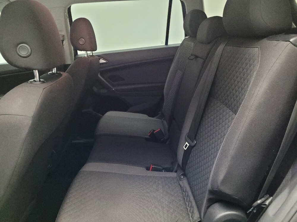 2018 Volkswagen Tiguan in Downey, CA 90241 - 18104234 18