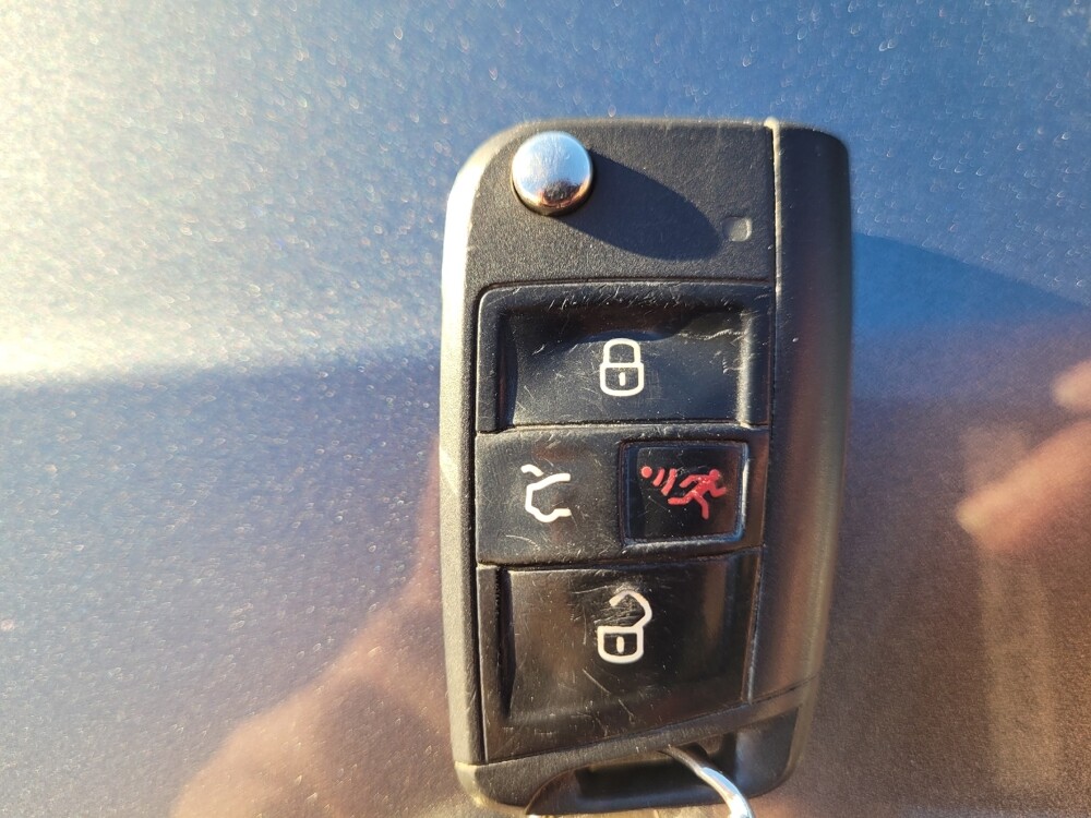 2018 Volkswagen Tiguan in Downey, CA 90241 - 18104234 32