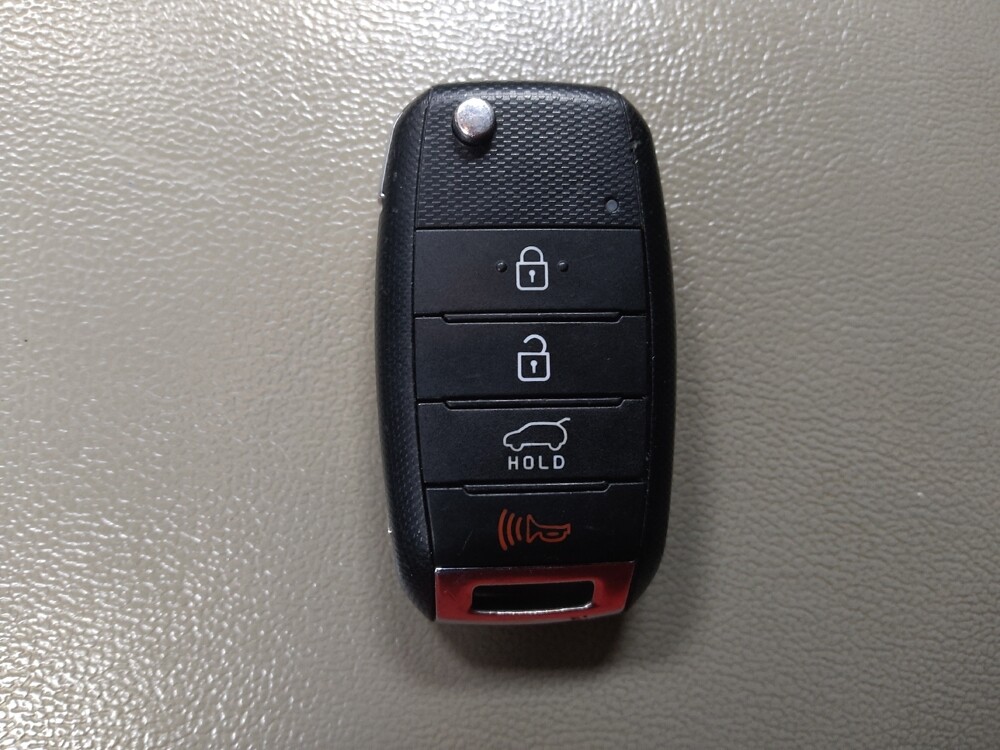 2018 Kia Sorento in Birmingham, AL 35215 - 18104255 32