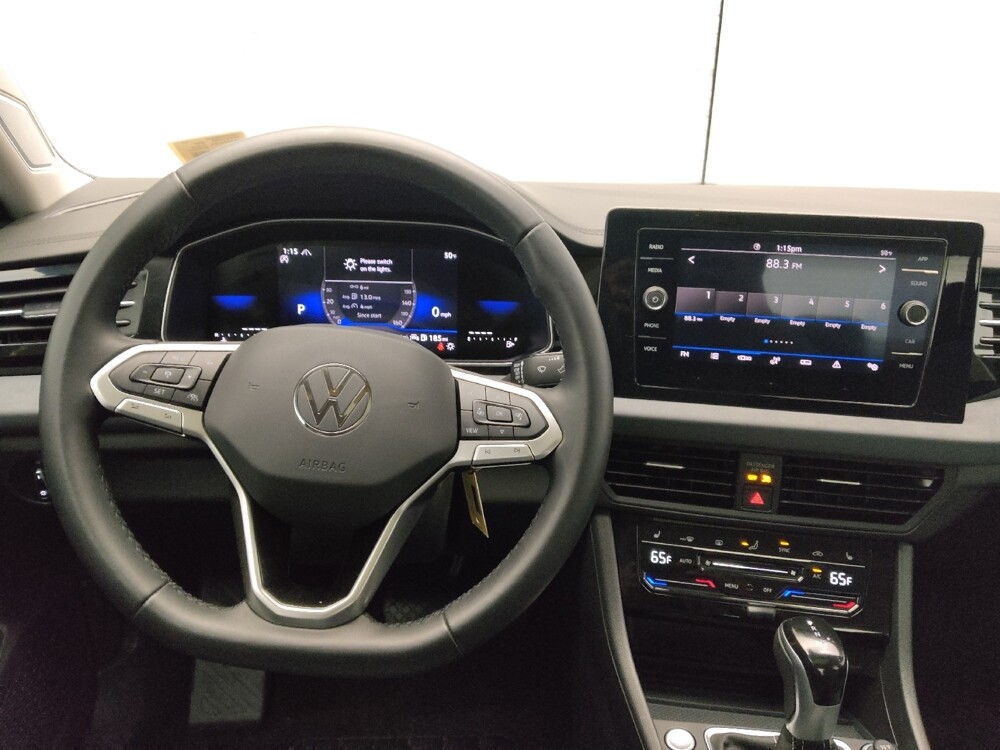 2025 Volkswagen Jetta in Union City, GA 30291 - 18104281 22