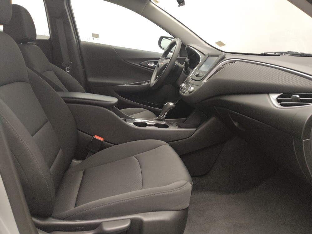 2018 Chevrolet Malibu in Arlington, TX 76011 - 18104318 21