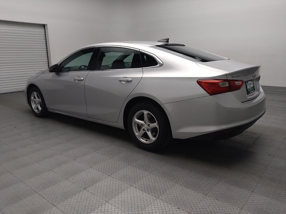 2018 Chevrolet Malibu in Arlington, TX 76011 - 18104318 5