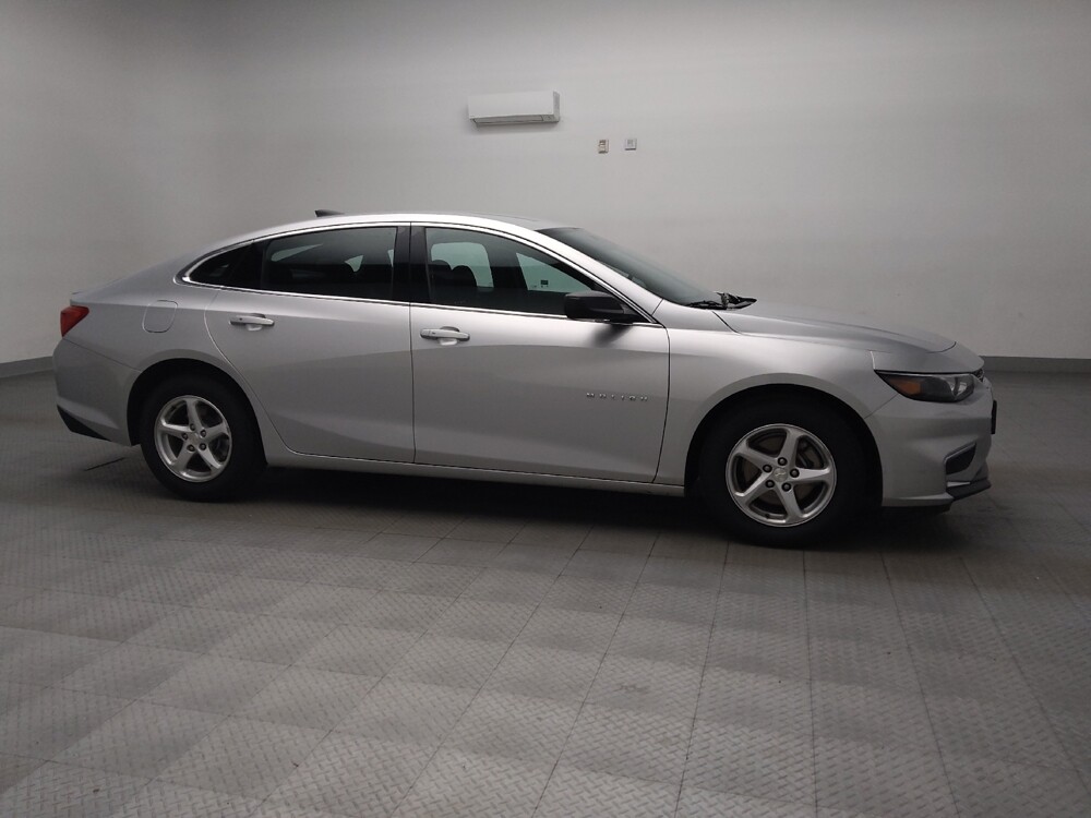 2018 Chevrolet Malibu in Arlington, TX 76011 - 18104318 11
