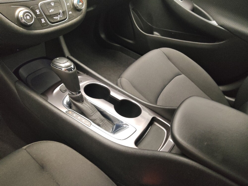 2018 Chevrolet Malibu in Arlington, TX 76011 - 18104318 26