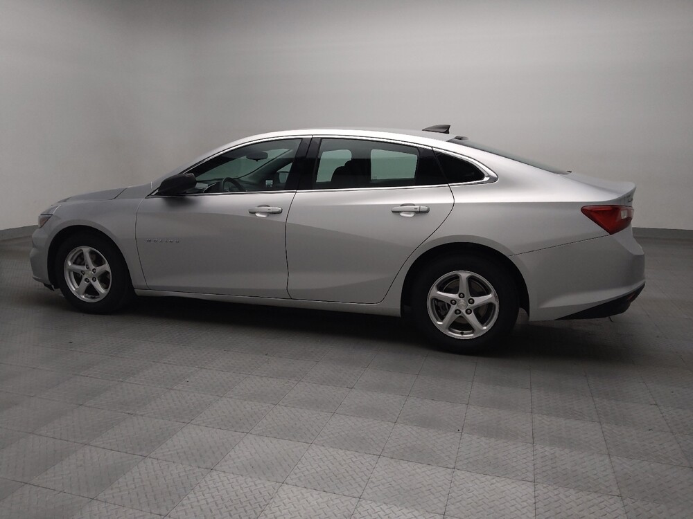 2018 Chevrolet Malibu in Arlington, TX 76011 - 18104318 3