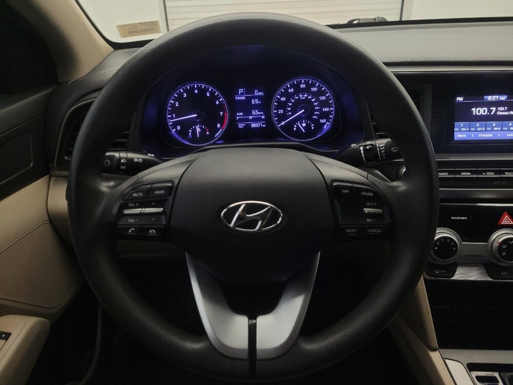 2019 Hyundai Elantra in Phoenix, AZ 85015 - 18104323 22