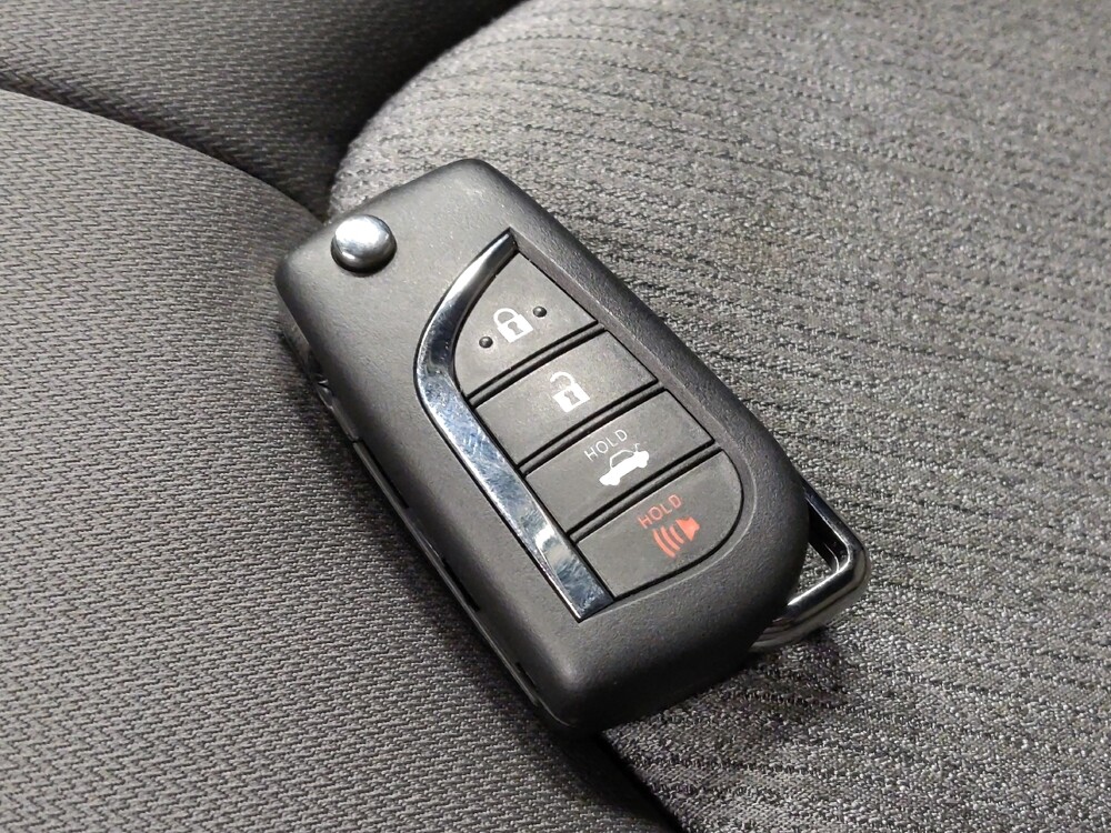 2019 Toyota Camry in Mesa, AZ 85210 - 18104327 32