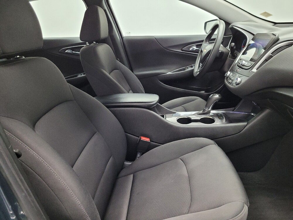 2019 Chevrolet Malibu in Las Vegas, NV 89104 - 18104356 21