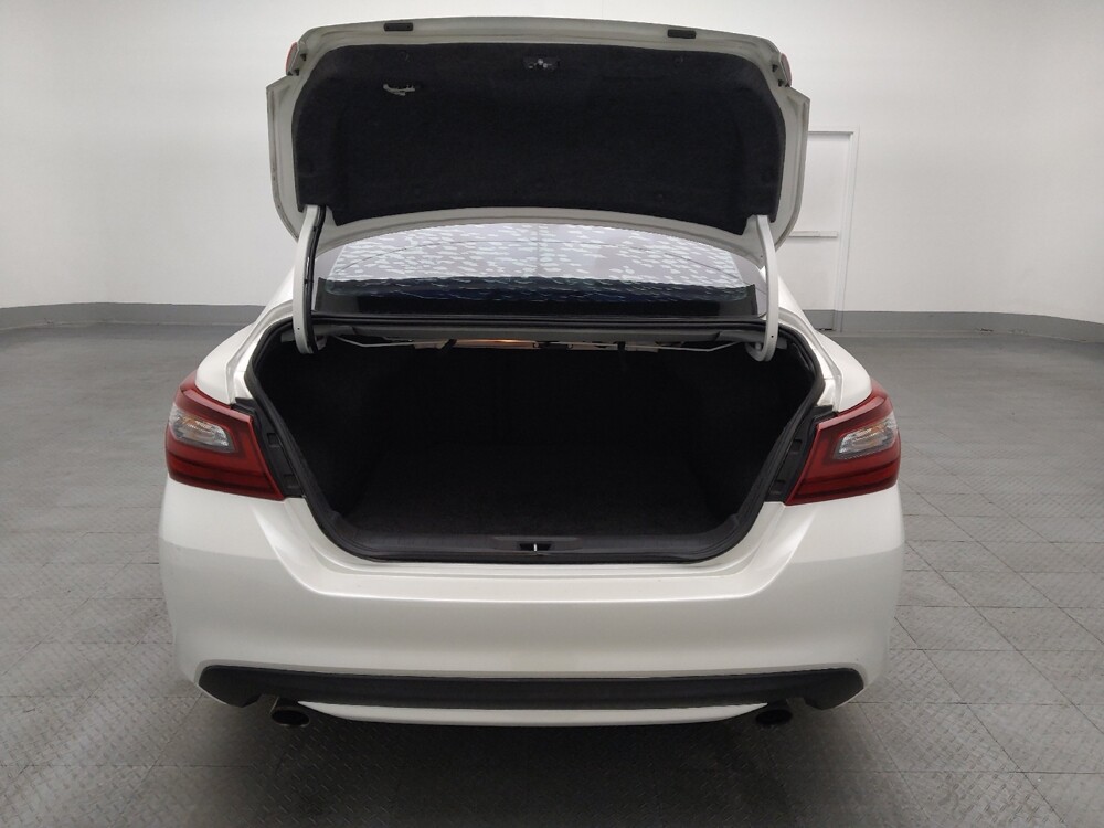 2018 Nissan Altima in Hialeah, FL 33014 - 18104365 29