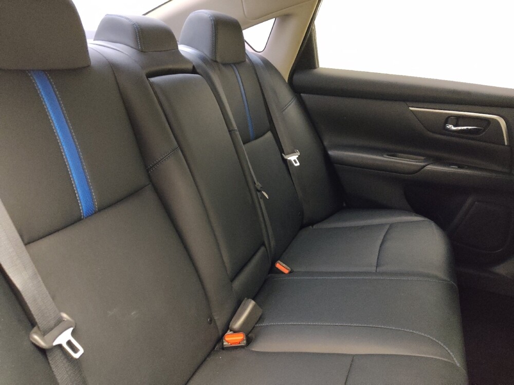 2018 Nissan Altima in Hialeah, FL 33014 - 18104365 19