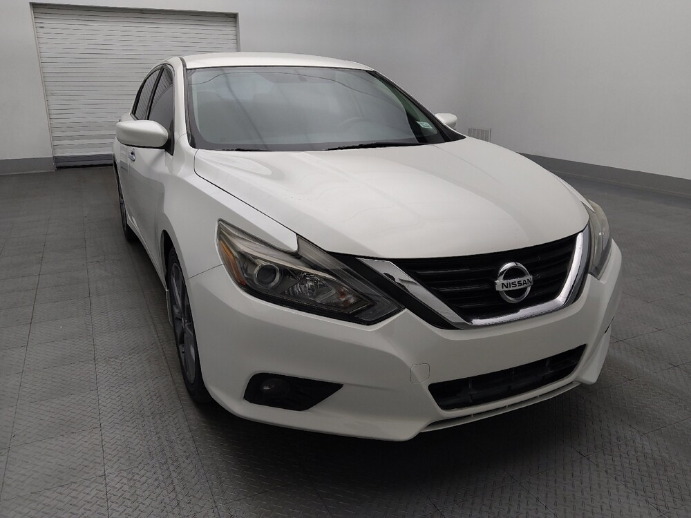 2018 Nissan Altima in Hialeah, FL 33014 - 18104365 14