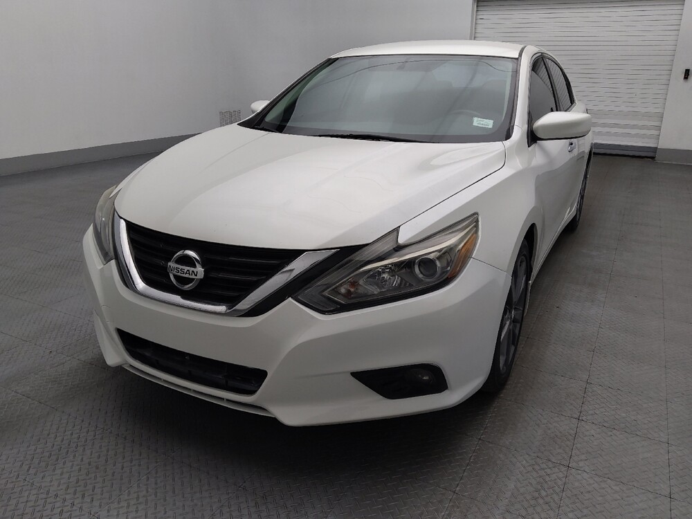 2018 Nissan Altima in Hialeah, FL 33014 - 18104365 15