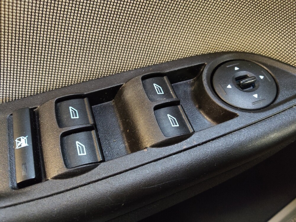 2013 Ford Focus in Columbia, SC 29210 - 18104398 27