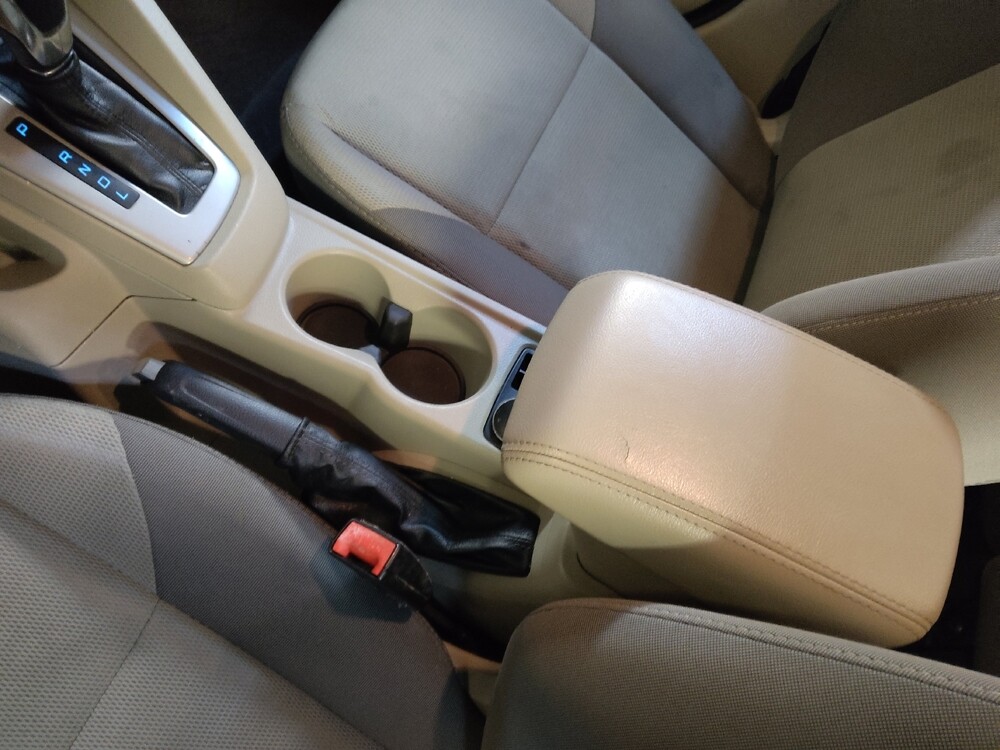 2013 Ford Focus in Columbia, SC 29210 - 18104398 26