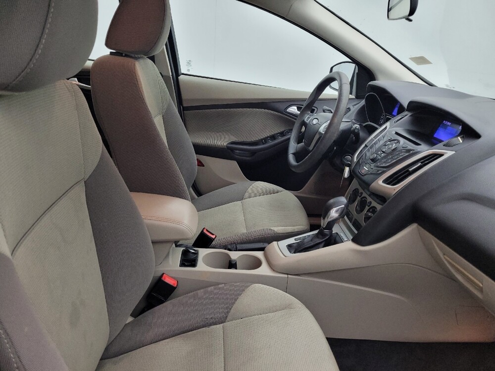 2013 Ford Focus in Columbia, SC 29210 - 18104398 21