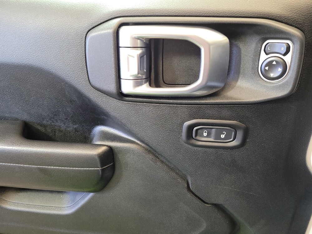 2018 Jeep Wrangler in Toledo, OH 43617 - 18104436 27