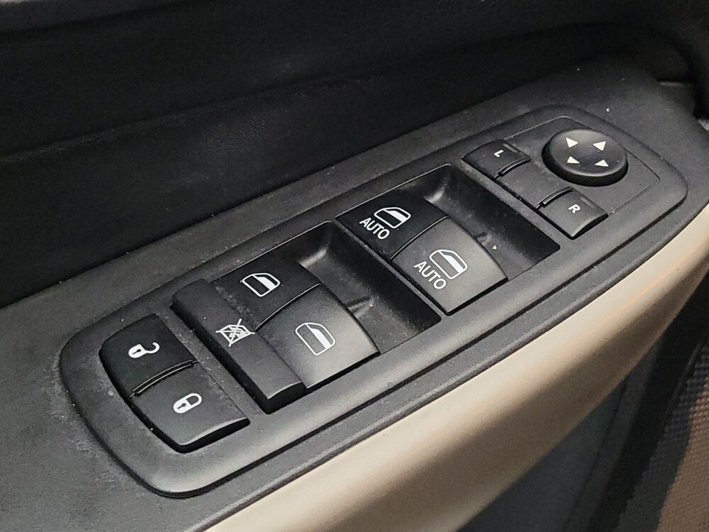 2018 Jeep Cherokee in Temple Hills, MD 20746 - 18104446 27