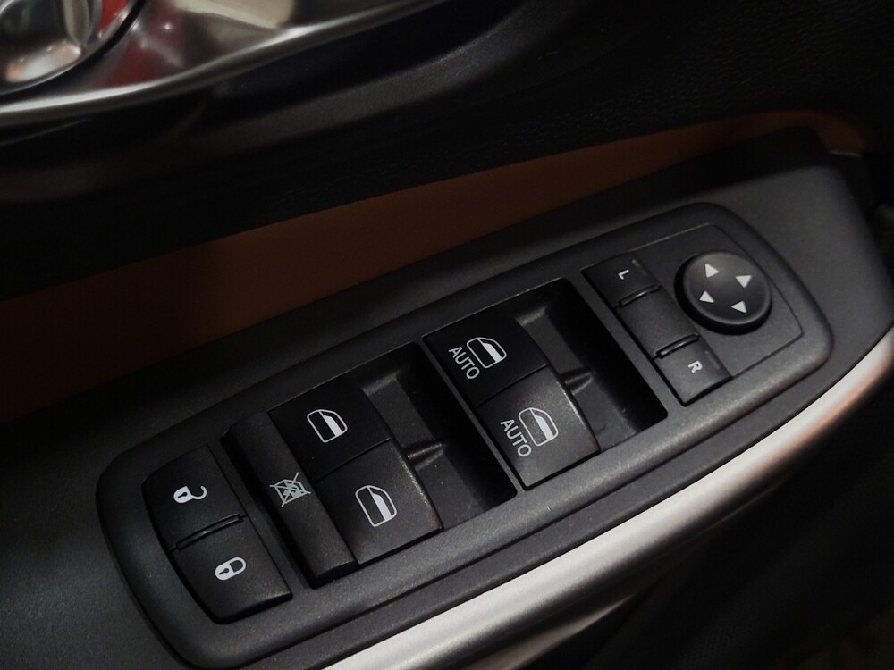 2019 Jeep Cherokee in Temple Hills, MD 20746 - 18104459 27