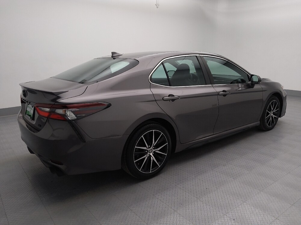 2022 Toyota Camry in Independence, MO 64055 - 18104468 10