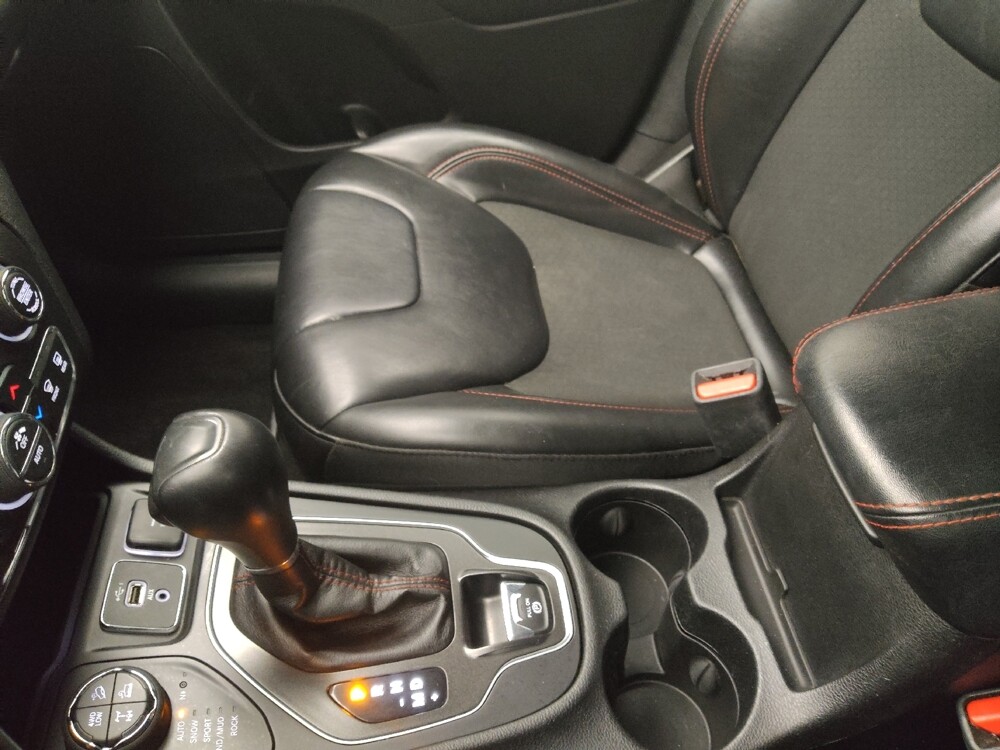 2020 Jeep Cherokee in Des Moines, IA 50310 - 18104474 26