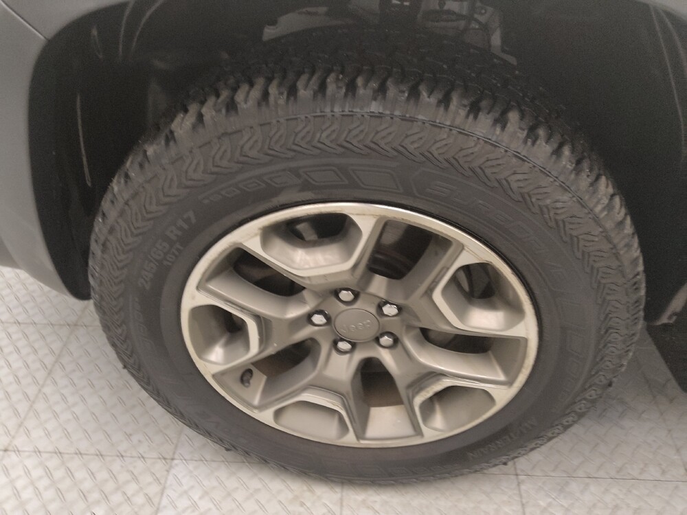 2020 Jeep Cherokee in Des Moines, IA 50310 - 18104474 31