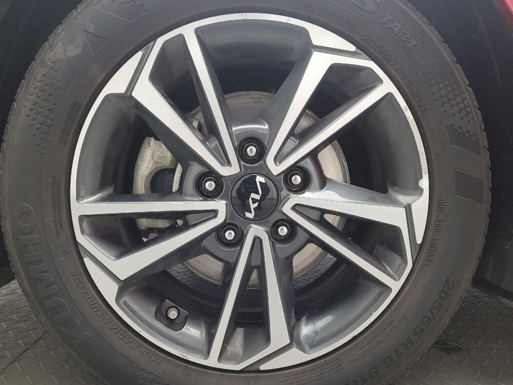 2023 Kia Forte in Taylor, MI 48180 - 18104478 31