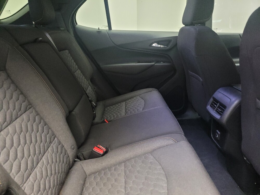 2019 Chevrolet Equinox in Eastpointe, MI 48021 - 18104483 19