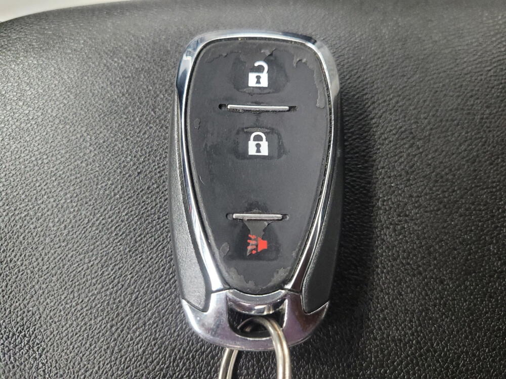 2018 Chevrolet Equinox in Eastpointe, MI 48021 - 18104485 32