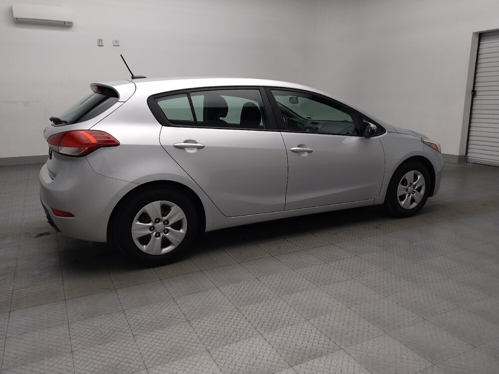 2017 Kia Forte in Arlington, TX 76011 - 18104524 10