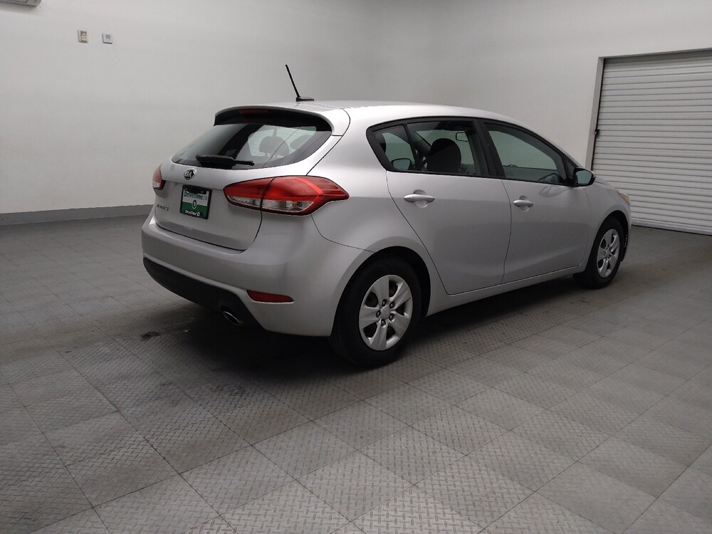 2017 Kia Forte in Arlington, TX 76011 - 18104524 9