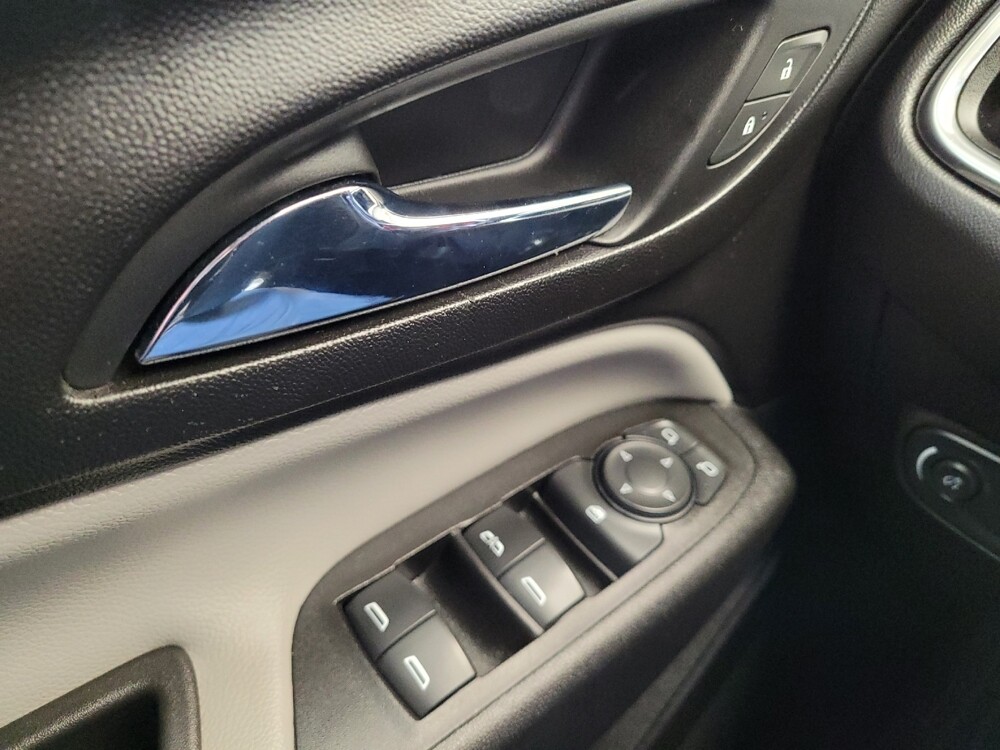 2020 Chevrolet Equinox in Toledo, OH 43617 - 18104534 27