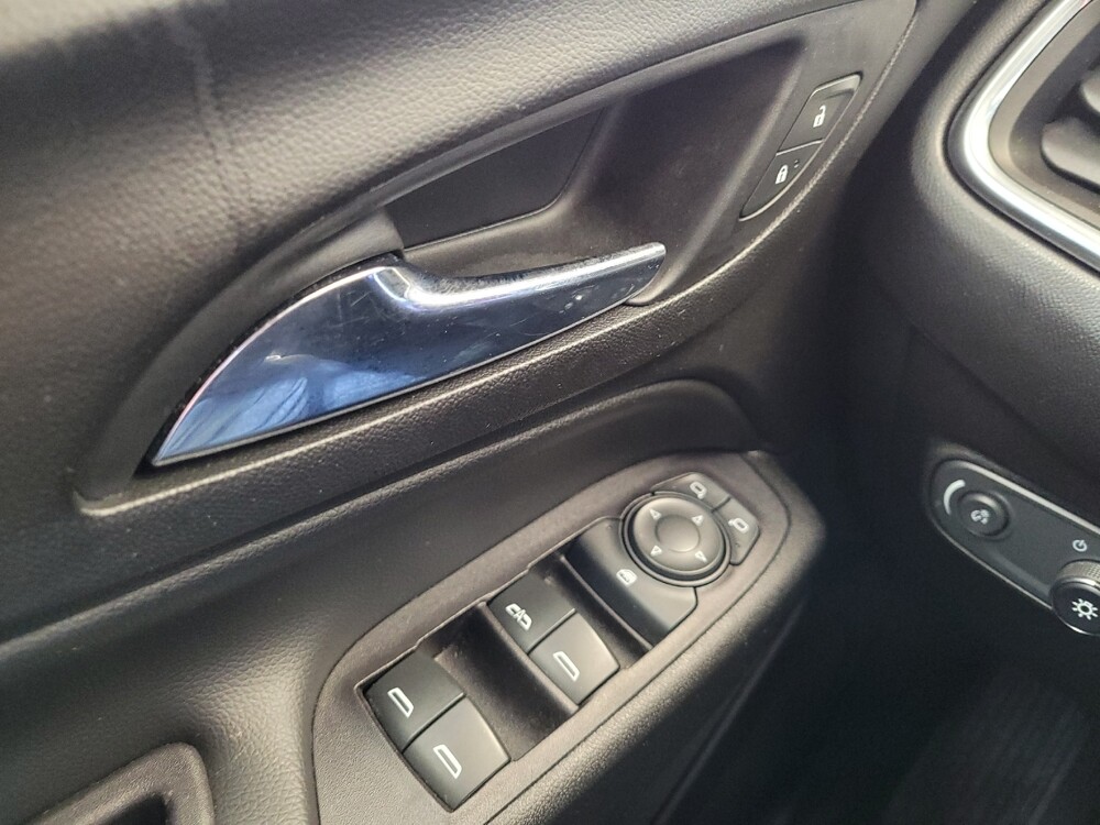 2020 Chevrolet Equinox in Toledo, OH 43617 - 18104540 27