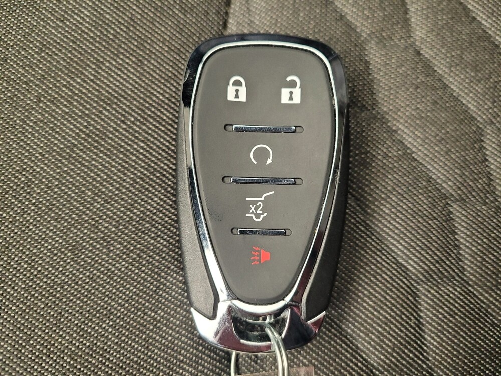 2020 Chevrolet Equinox in Toledo, OH 43617 - 18104540 32