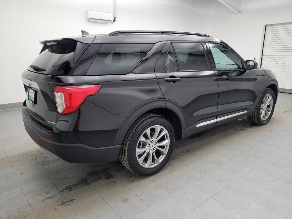 2022 Ford Explorer in Columbus, OH 43228 - 18104543 10