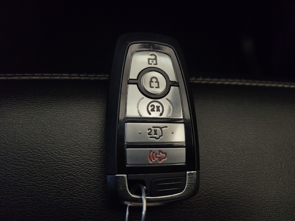 2022 Ford Explorer in Columbus, OH 43228 - 18104543 32