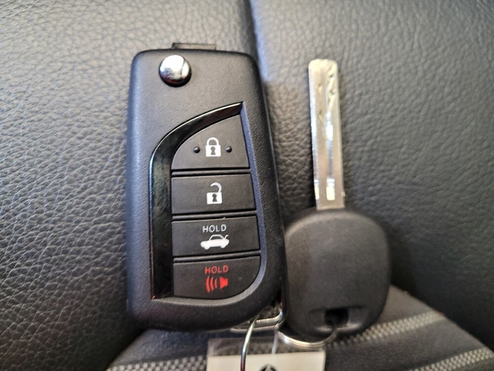 2022 Toyota Camry in Toledo, OH 43617 - 18104562 32