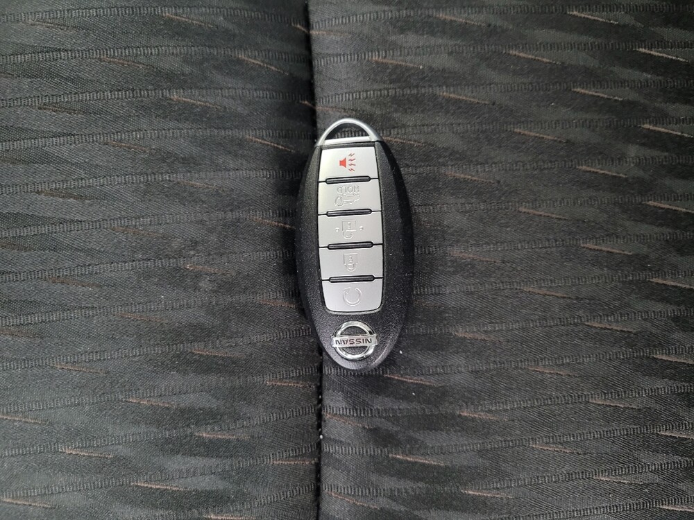 2018 Nissan Rogue in Taylor, MI 48180 - 18104565 32