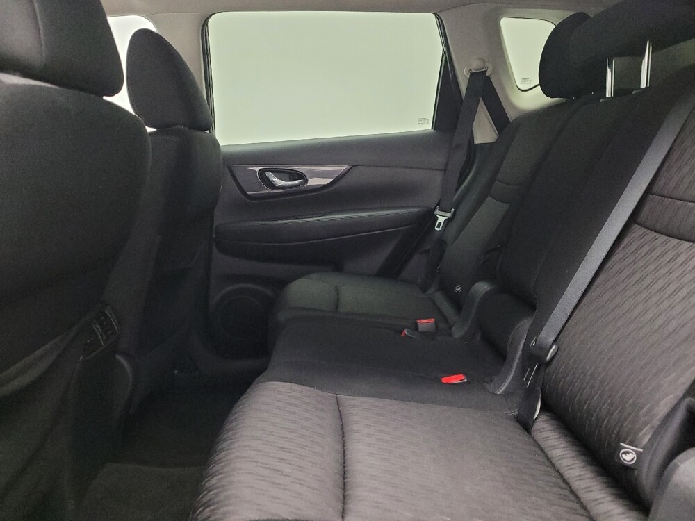 2018 Nissan Rogue in Taylor, MI 48180 - 18104565 18